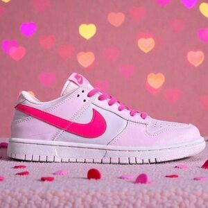 NIKE Triple Pink DH9756-600 Sneakers Size 8.5 Men